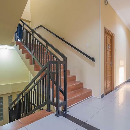 Reddoorz Plus Near Syamsudin Noor Airport 3 Banjarbaru Exterior photo
