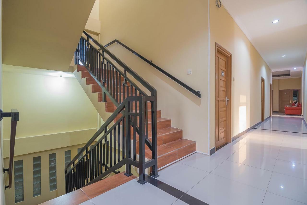 Reddoorz Plus Near Syamsudin Noor Airport 3 Banjarbaru Exterior photo