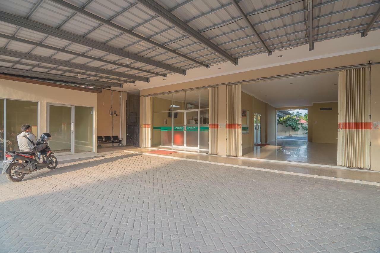 Reddoorz Plus Near Syamsudin Noor Airport 3 Banjarbaru Exterior photo
