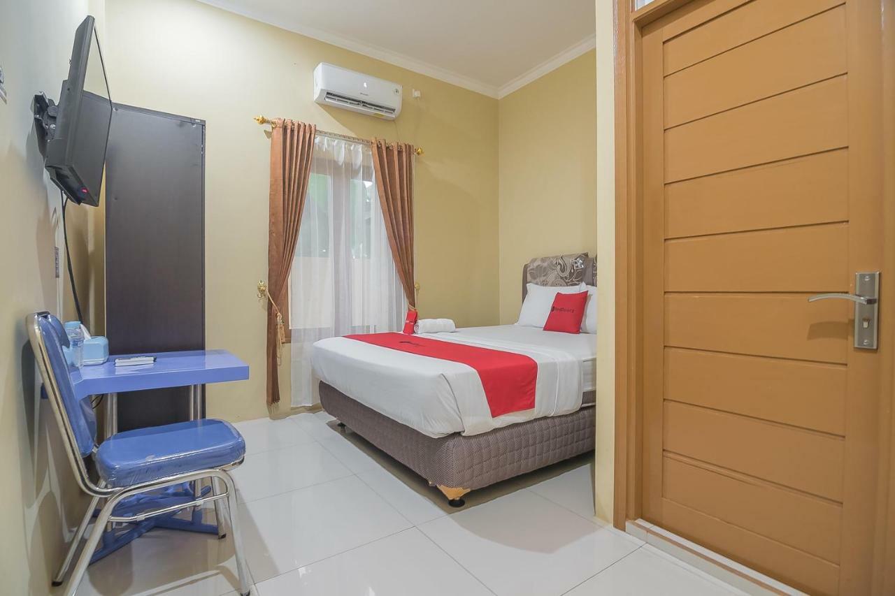 Reddoorz Plus Near Syamsudin Noor Airport 3 Banjarbaru Exterior photo