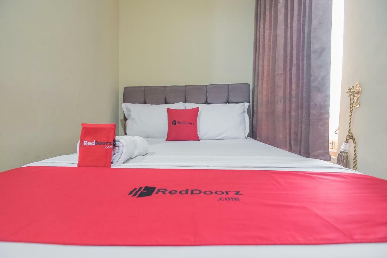 Reddoorz Plus Near Syamsudin Noor Airport 3 Banjarbaru Exterior photo